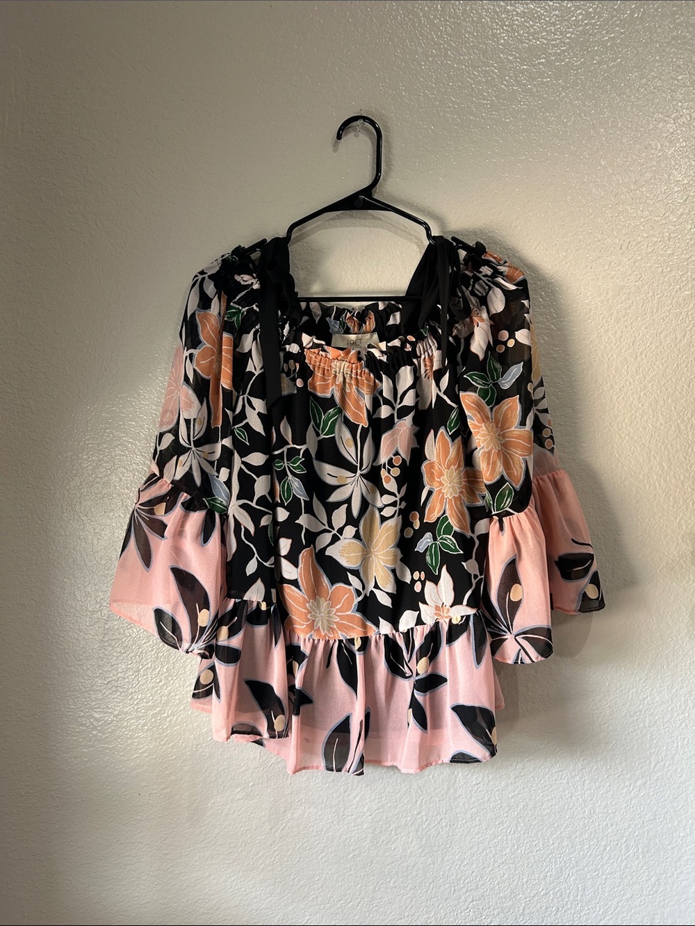 LOFT Black & Pink Floral Off-Shoulder Peasant Blouse Sz XS Tropical Flowy
